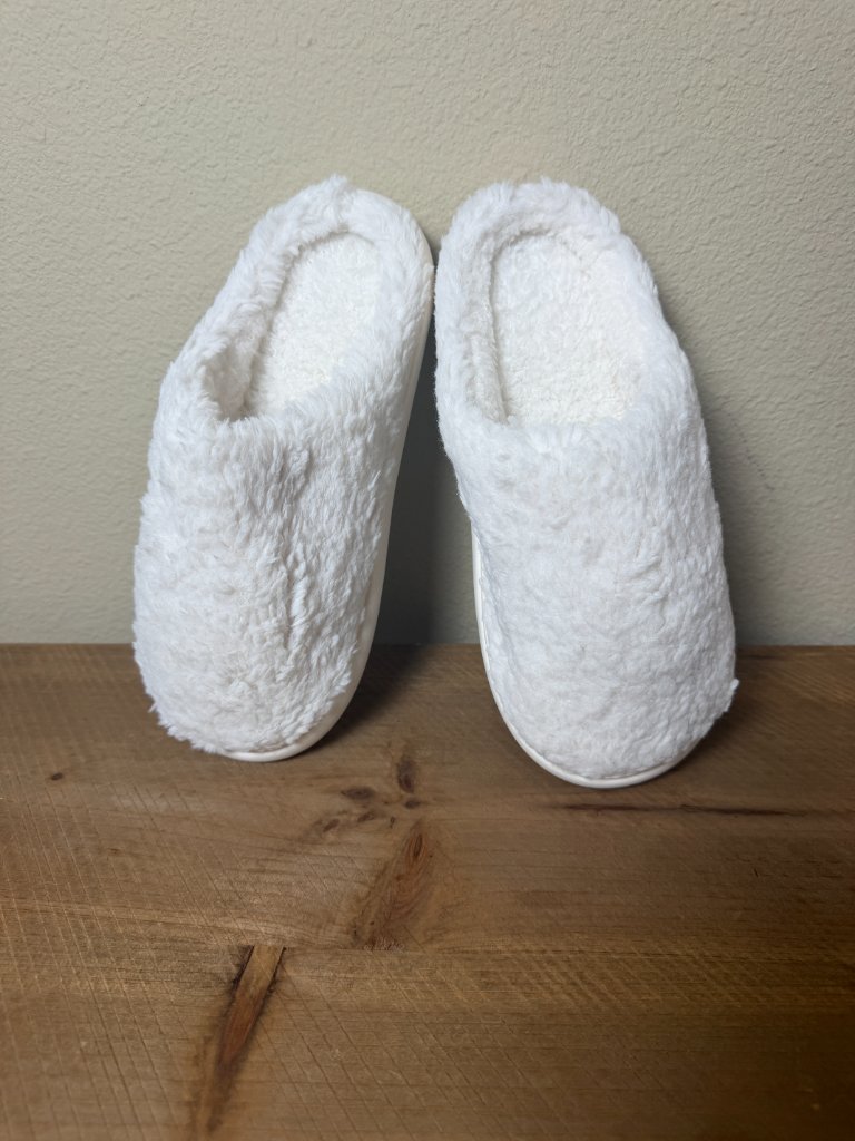 Nordic Peace Slippers Super Soft Size 40-41 Men's 7.5 Women's 9.5-10 New — image 3 of 8